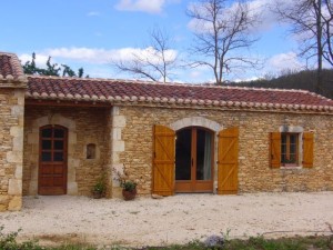 Le gîte au printemps, avant son fleurissement